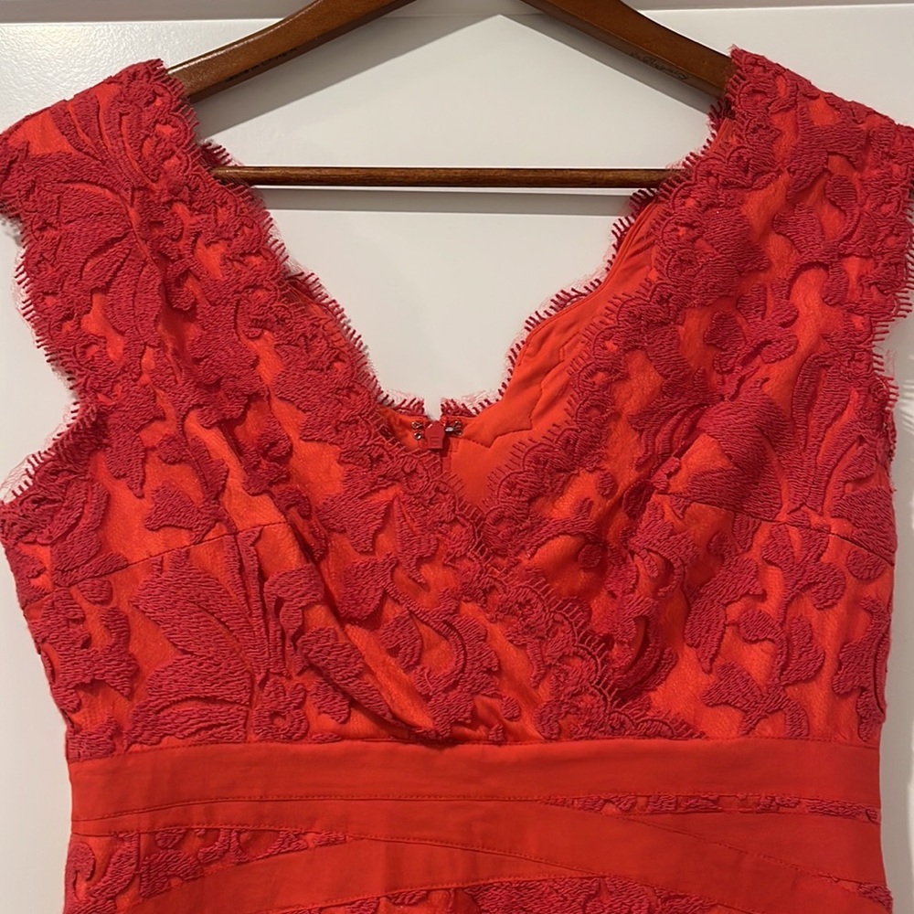 Tadashi Shoji Lace V Neck Sheath Dress - Picture 3 of 8